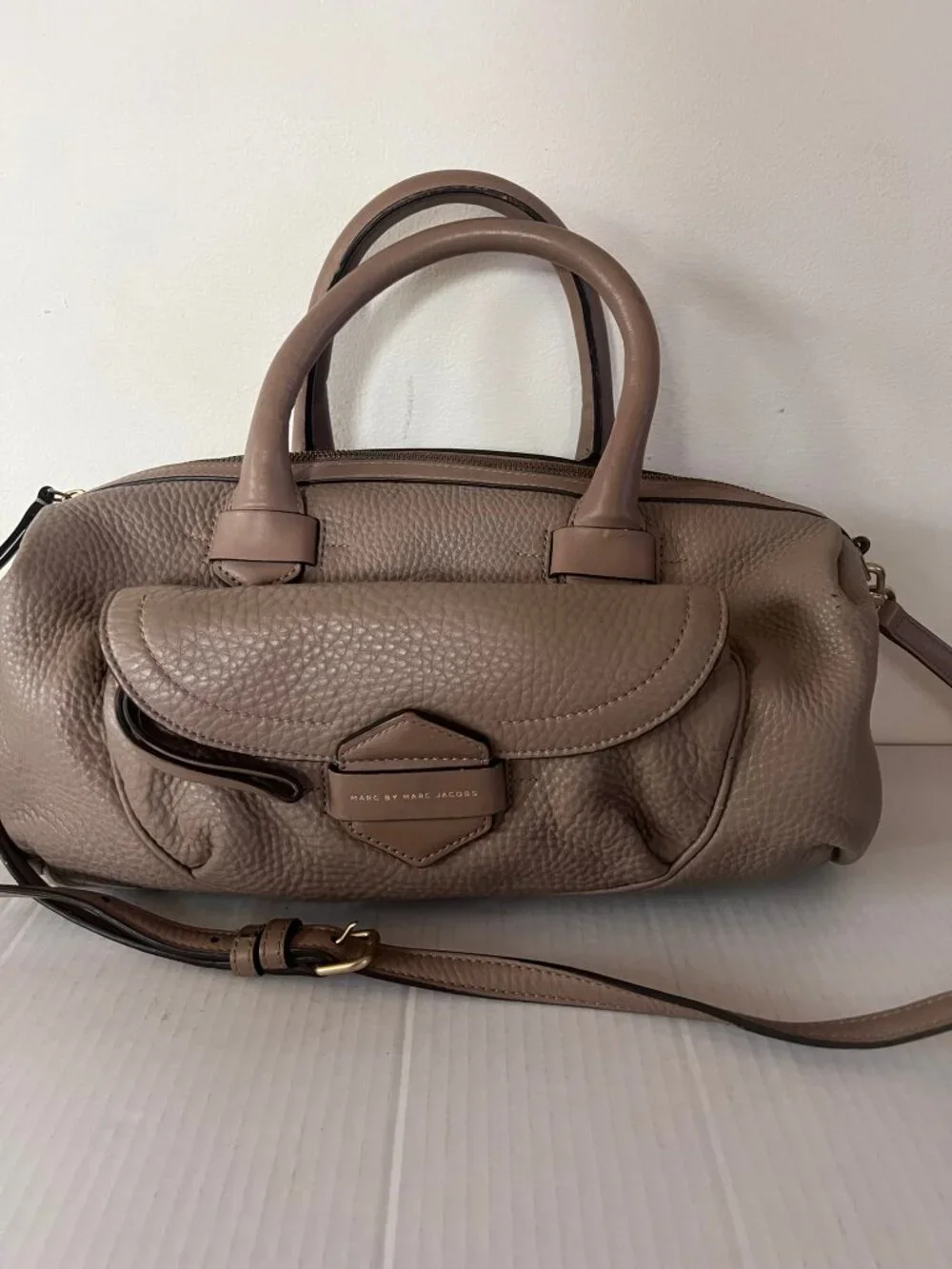Y2K MARC BY MARC JACOBS HALF PIPE DUFFLE PEBBLE LEATHER SATCHEL BAG TAUPE